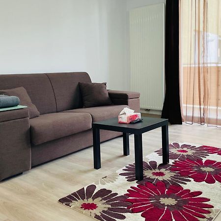 Apartamento Mountain Crib In Urban Plaza W. Parking & Netflix Braşov Exterior foto