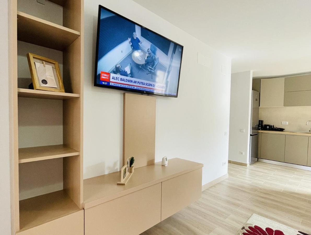 Apartamento Mountain Crib In Urban Plaza W. Parking & Netflix Braşov Exterior foto